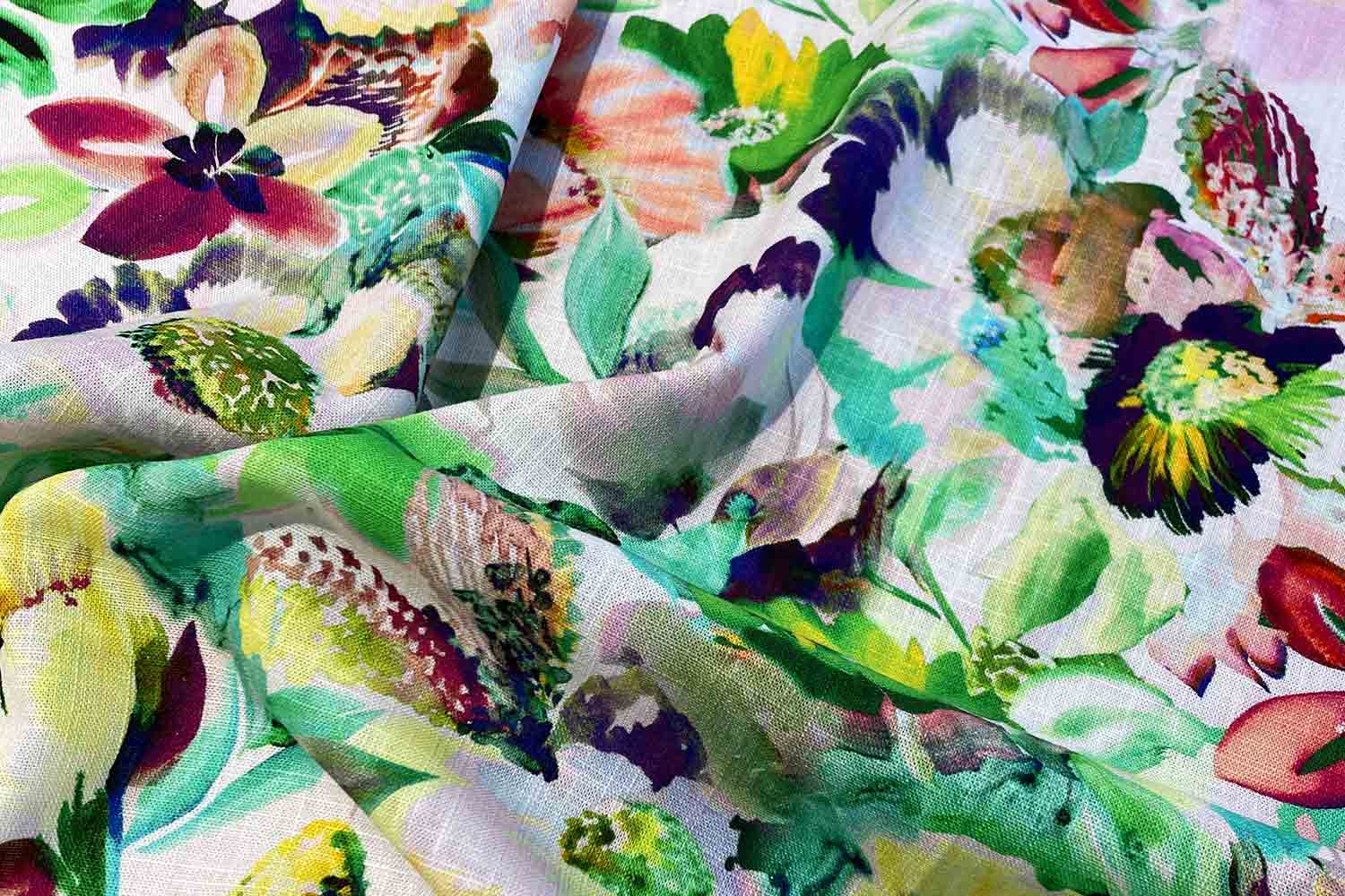 Leinen floral grossgemustert weisser Grund